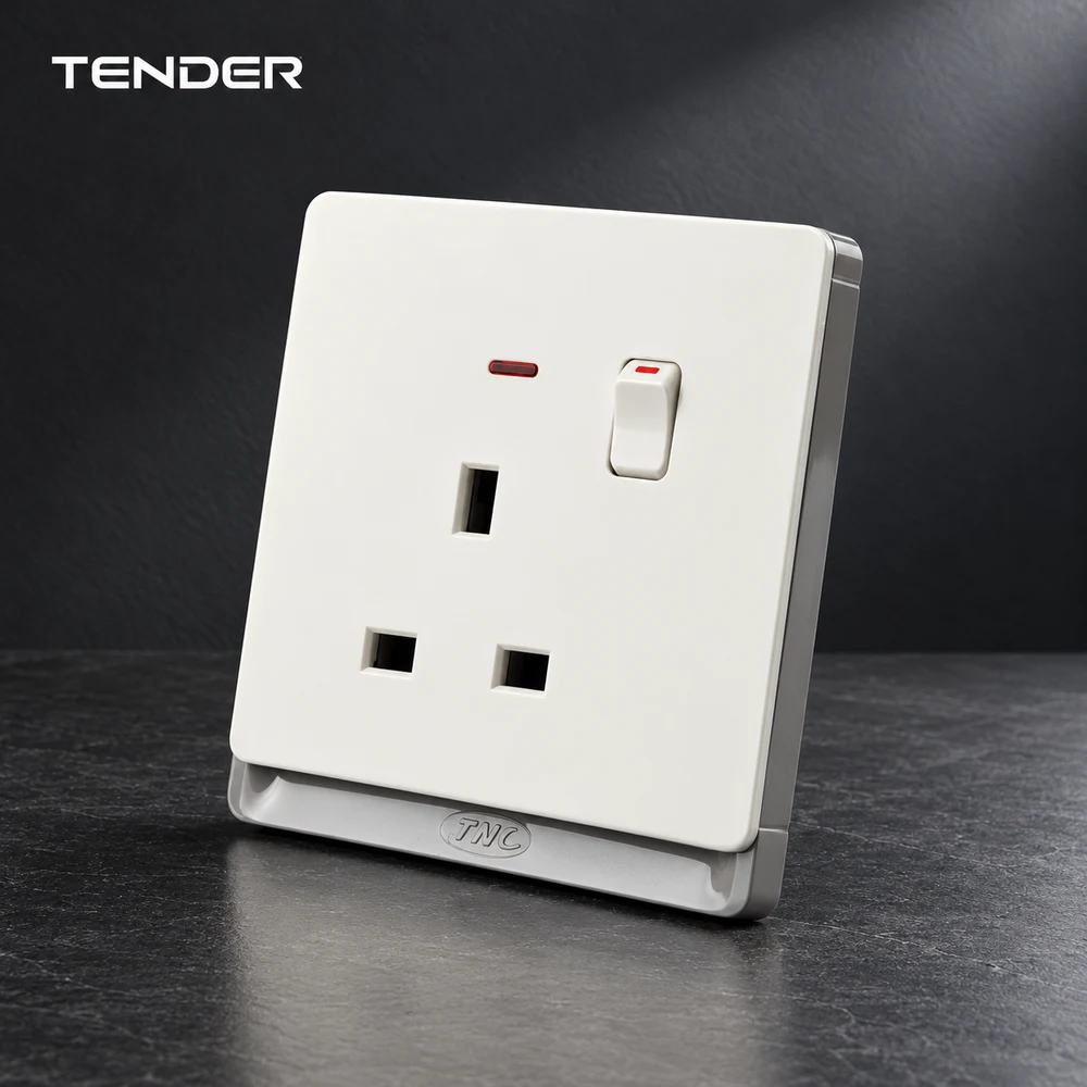 Q6 British Switched Socket